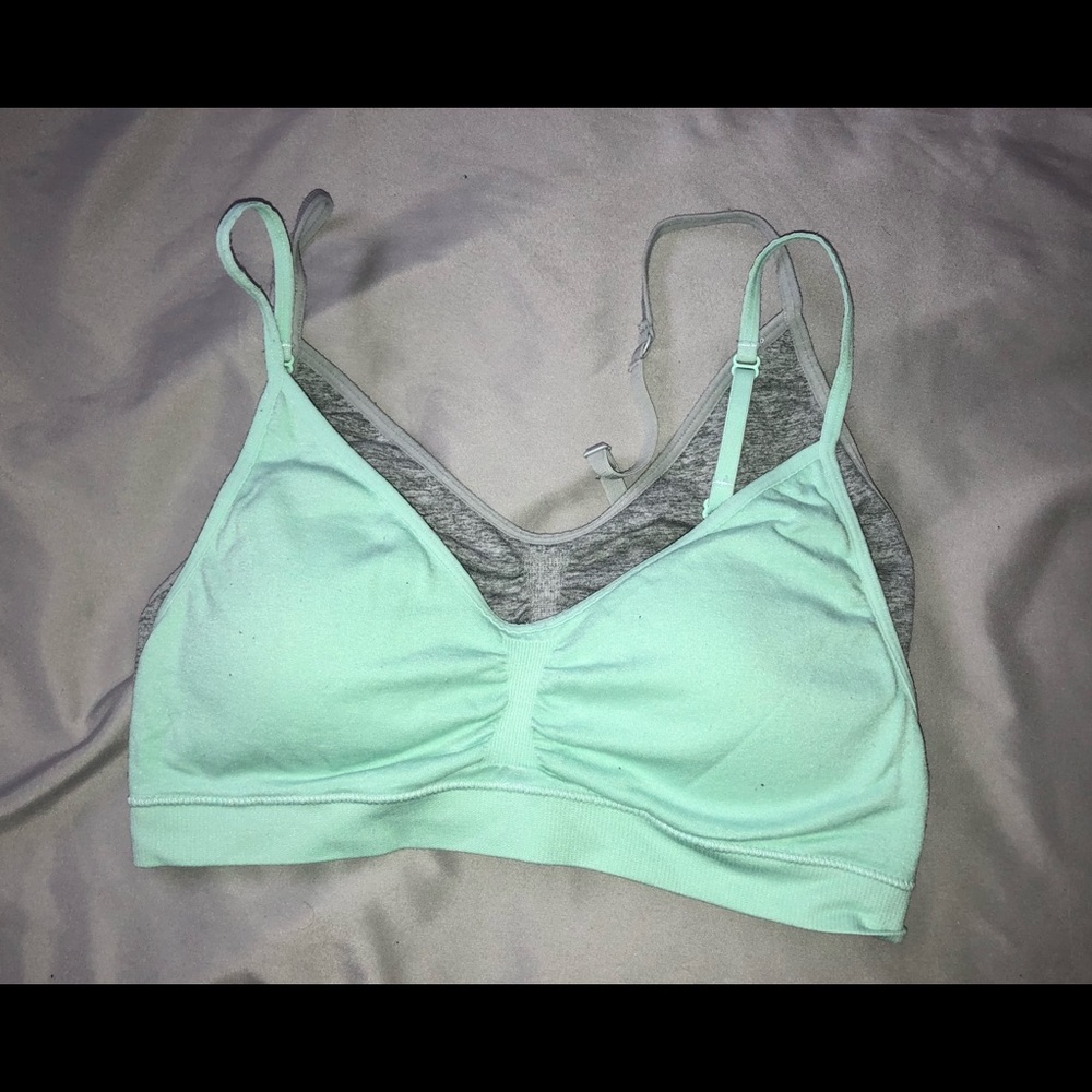 2 Circo sports Bras, Sz Juniors L
1 bra is missing pads